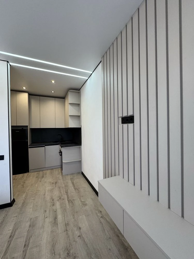 Квартира студия с полной комплектацией мебели и техники, ул