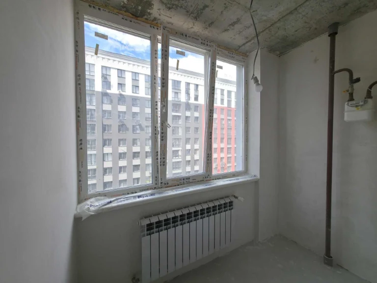 Продається 1-кімнатна квартира 41 м² з початковим ремонтом за 7 км від Києва