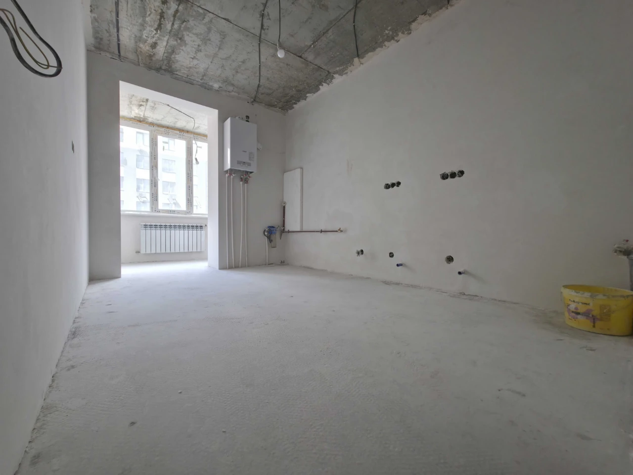 Продається 1-кімнатна квартира 41 м² з початковим ремонтом за 7 км від Києва