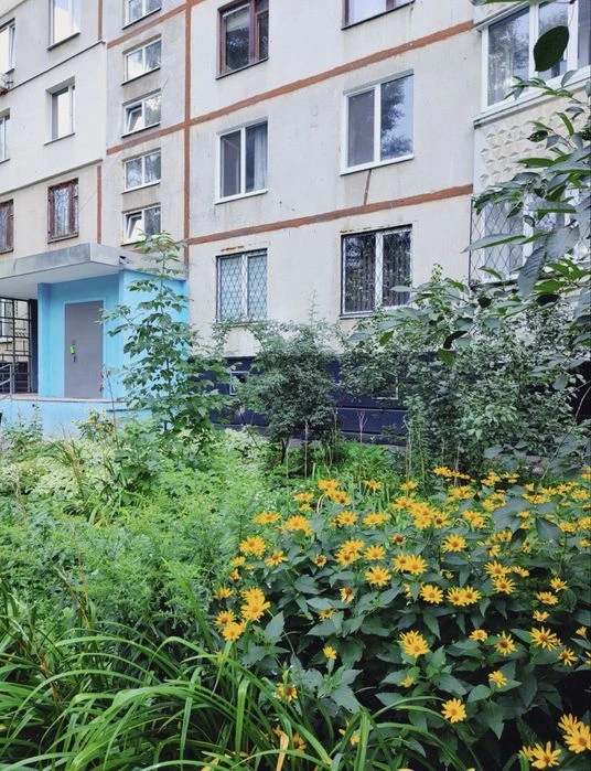 Selling 3-bedroom apartment, 1/12, Alekseyevka, Pobedy metro station. Certificate.