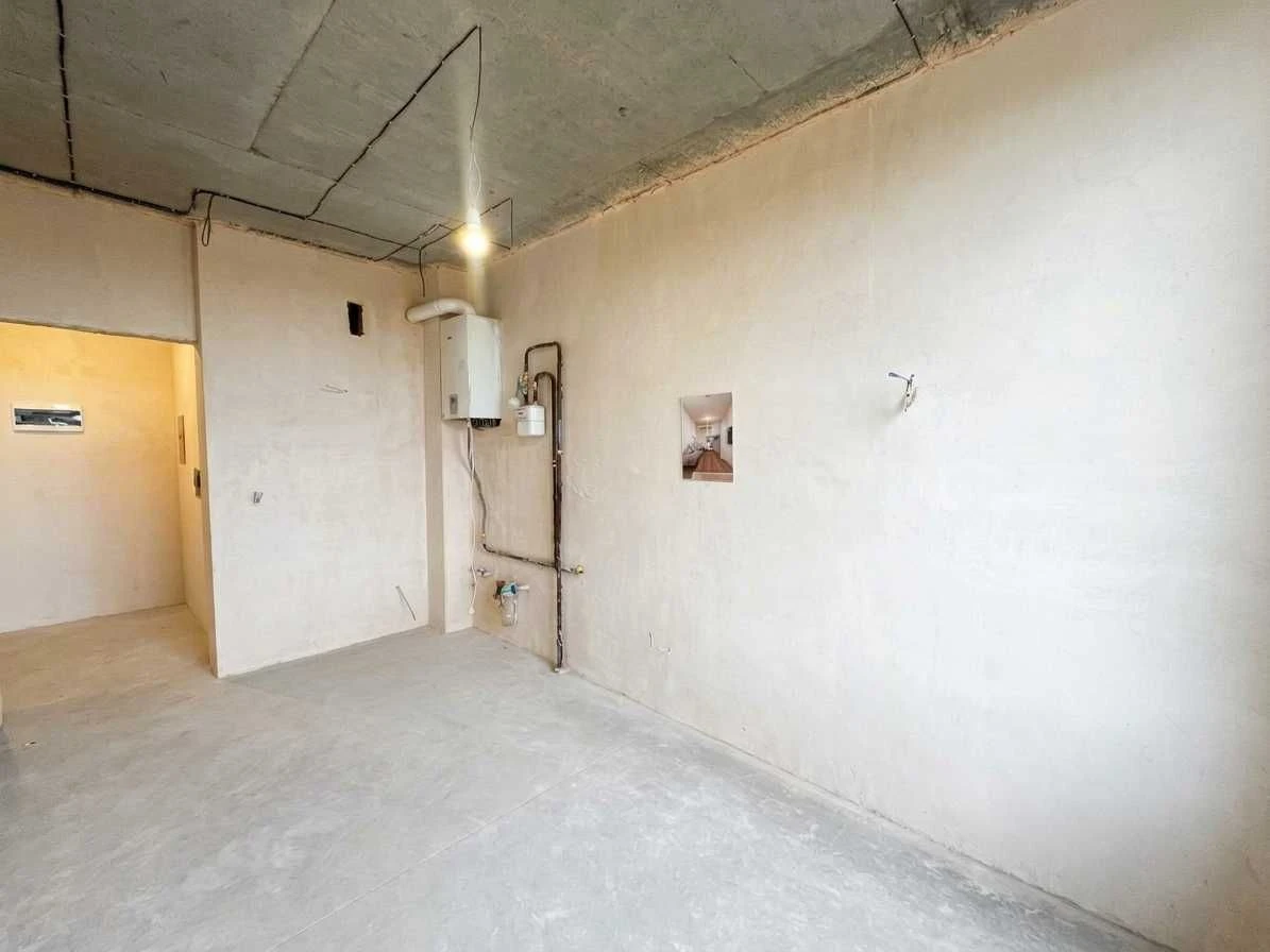 One-bedroom apartment for sale with partial renovation in ЖК Синергія 3+