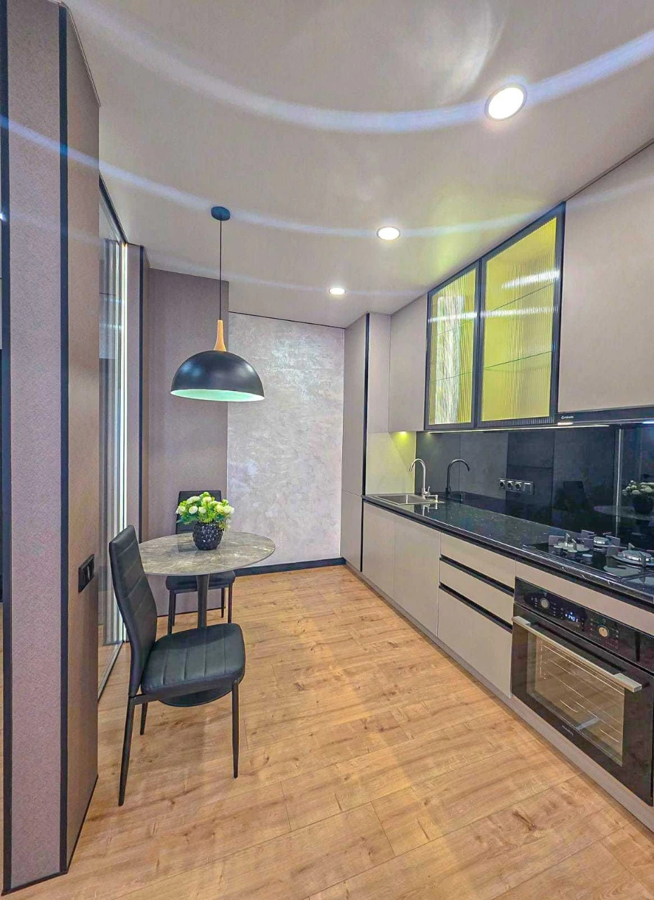 2-room apartment with renovation and furniture. Building is ready.