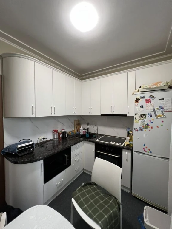 For Sale: 2 rooms with renovation! Urgent
