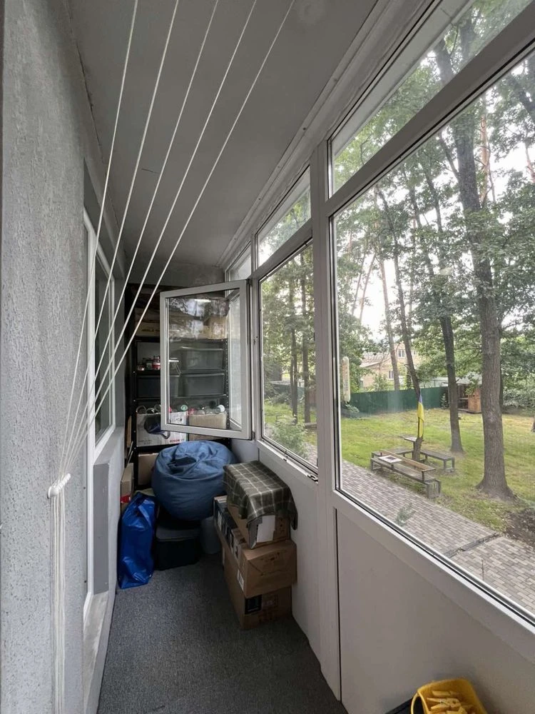 For Sale: 2 rooms with renovation! Urgent