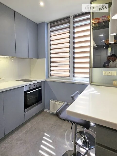 Продаж 2к квартири 40.8 кв. м на вул. Салютна 2 • ID 3461132