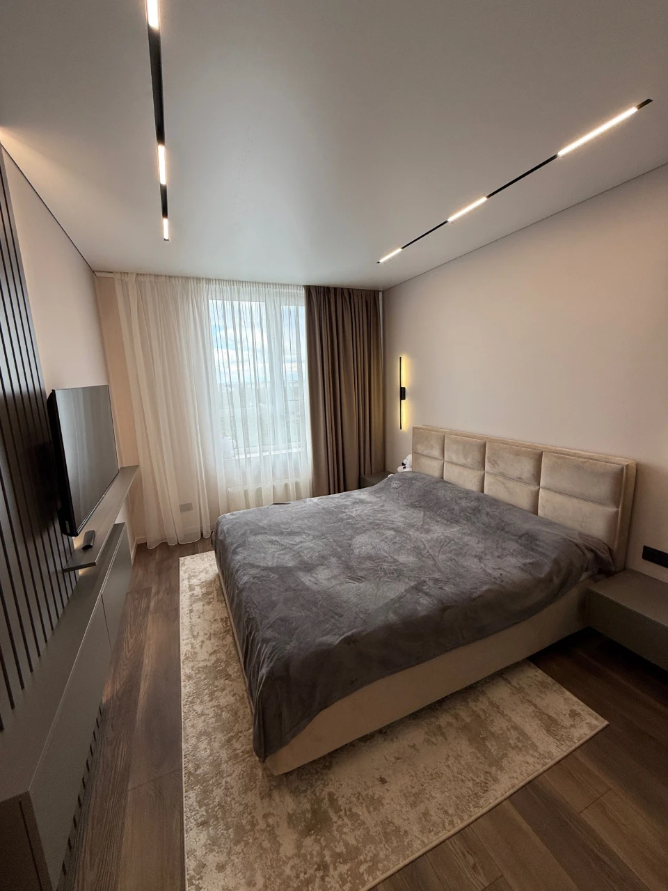 Announcement of a new Euro 3-room apartment with designer renovation in Bizn