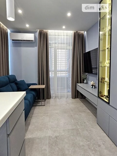 Продаж 2к квартири 40.8 кв. м на вул. Салютна 2 • ID 3461132