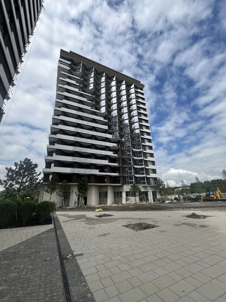 Luxury 2-bedroom Euro apartment with lake view. Apartment - yes
