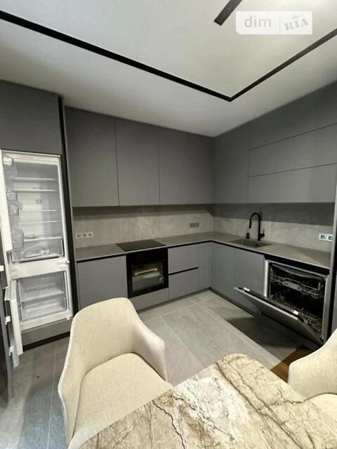 Sale of 1-room apartment 64.1 sq. m. on Beresteyskyi Avenue 65B •
