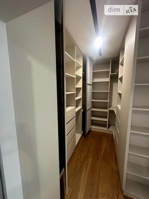Sale of 1-room apartment 64.1 sq. m. on Beresteyskyi Avenue 65B •