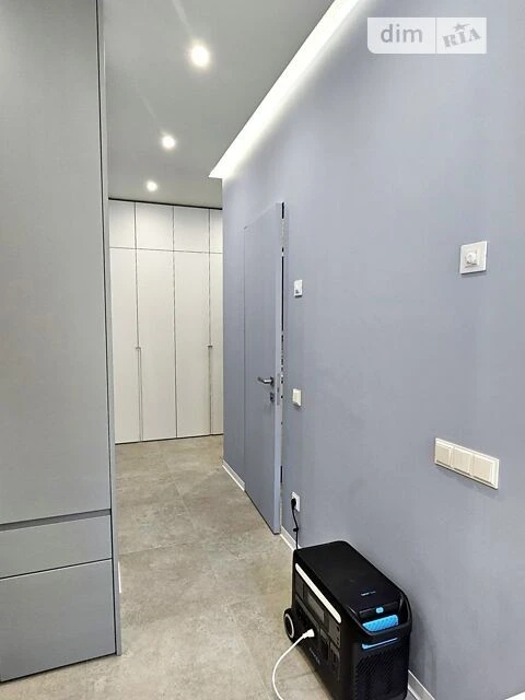 Продаж 2к квартири 40.8 кв. м на вул. Салютна 2 • ID 3461132