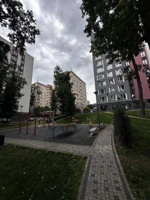 One-bedroom apartment with full furnishing. Yard with own