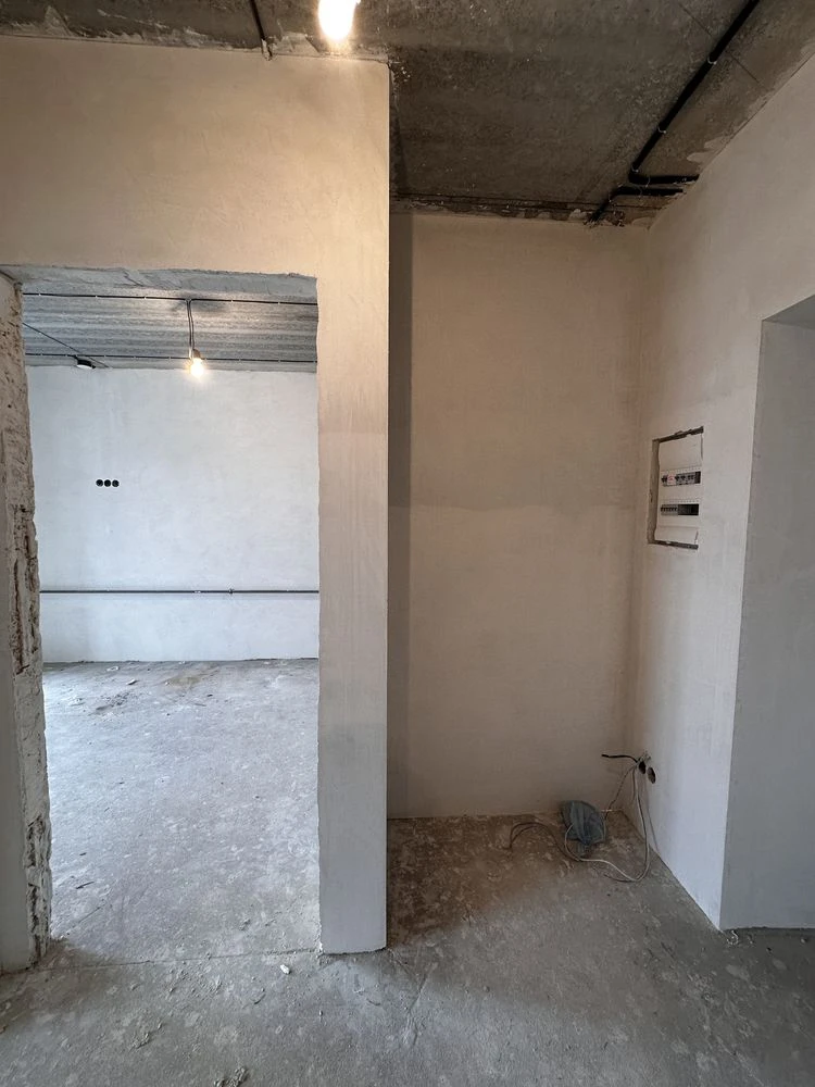 One-bedroom apartment with full furnishing. Yard with own
