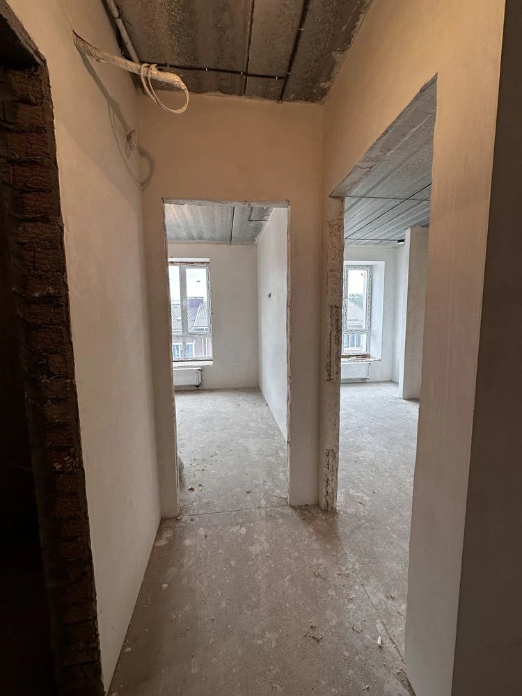 One-bedroom apartment with full furnishing. Yard with own