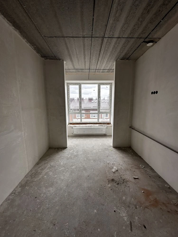 One-bedroom apartment with full furnishing. Yard with own