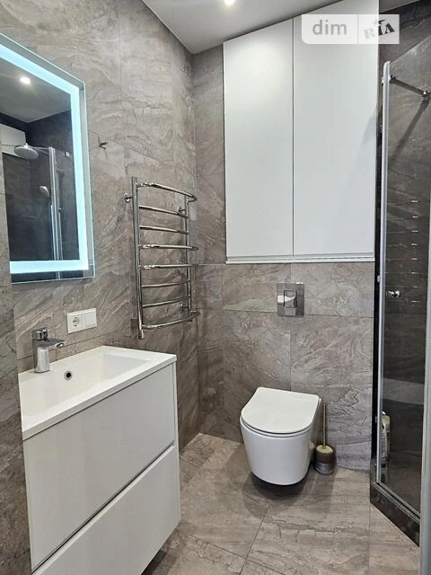 Продаж 2к квартири 40.8 кв. м на вул. Салютна 2 • ID 3461132