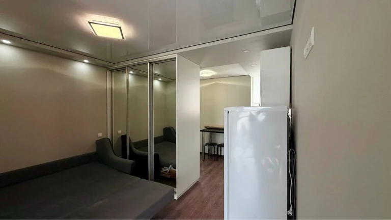 Urgent sale! Center of the city - "SOBORNY" residential complex. Small 1-room apartment