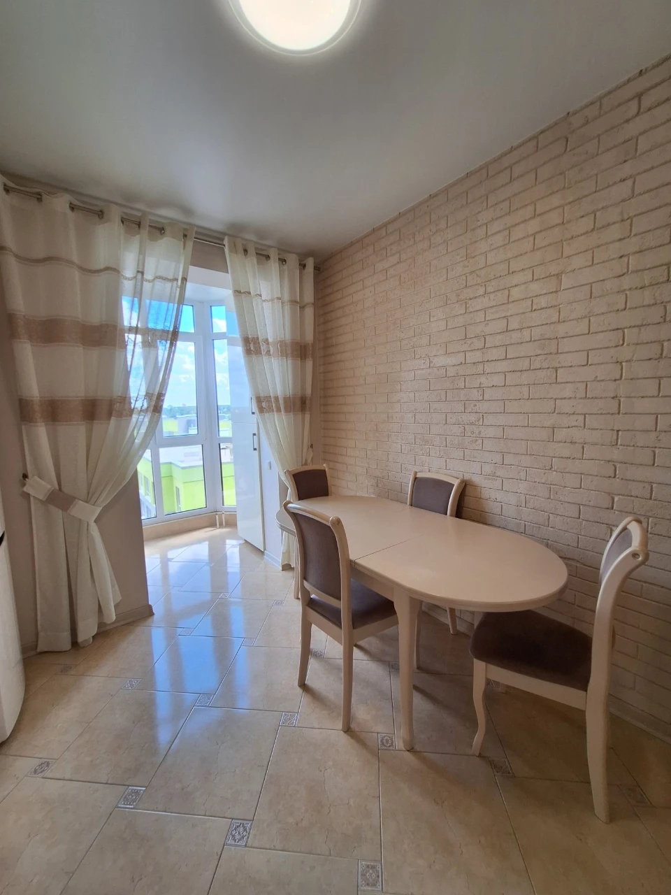 Продається затишна та охайна 1-кімнатна квартира в центрі міста!