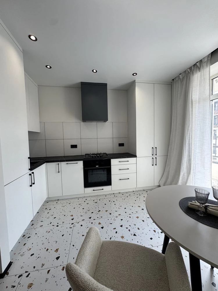 ЖК Синергія Сіті, 40 м², якісний ремонт, все залишається, інд