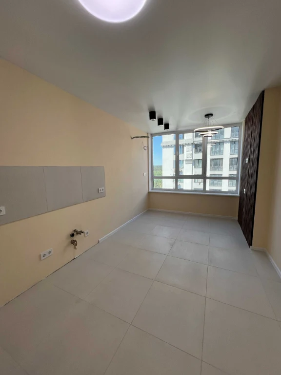 Urgent! Great price for apartment with new renovation!