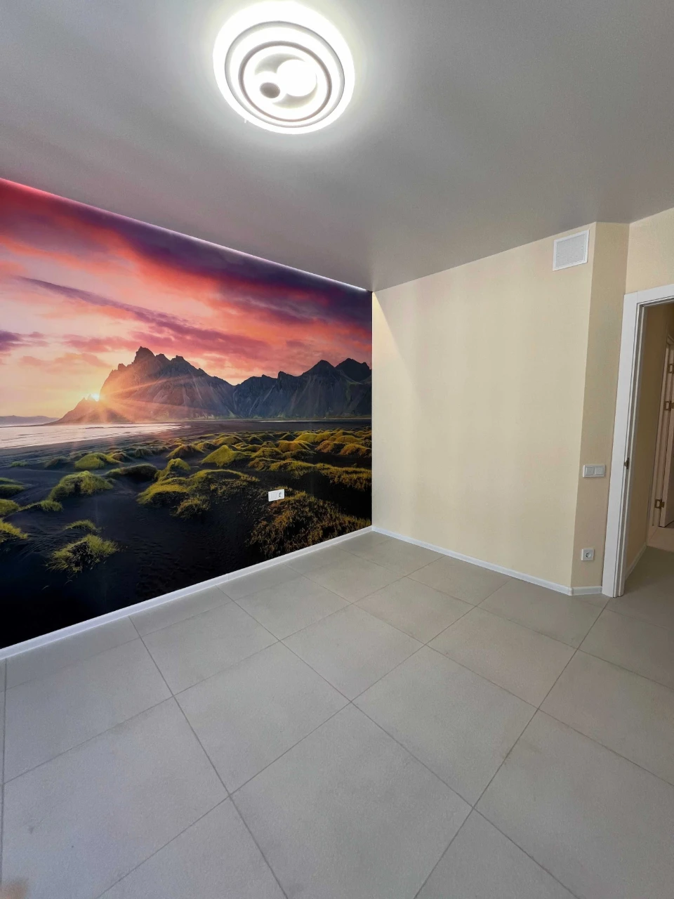 Urgent! Great price for apartment with new renovation!