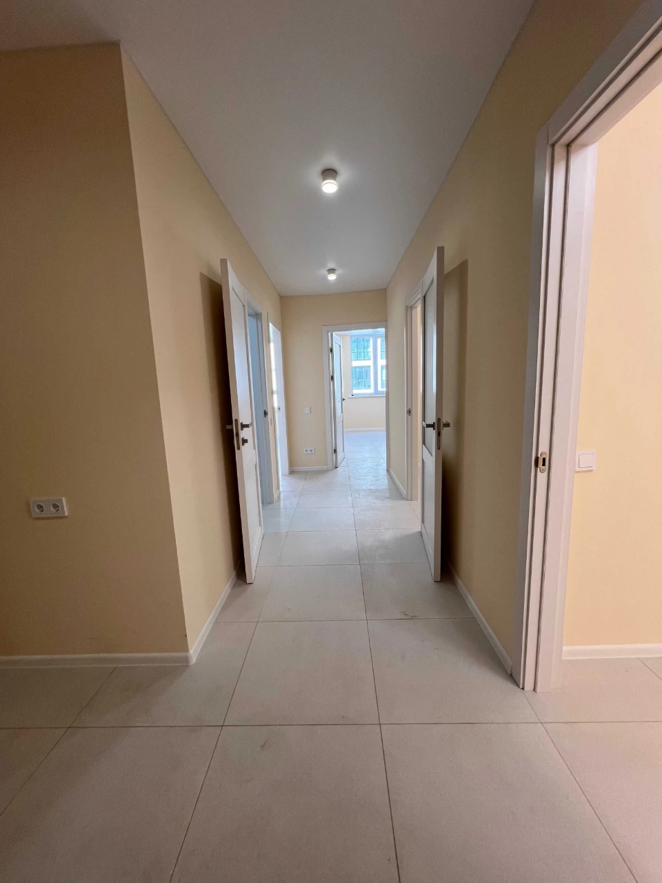 Urgent! Great price for apartment with new renovation!