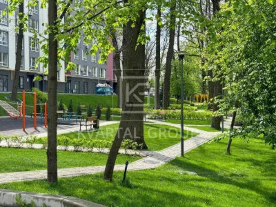 Sale of a modern 1-bedroom apartment with renovation and furniture.