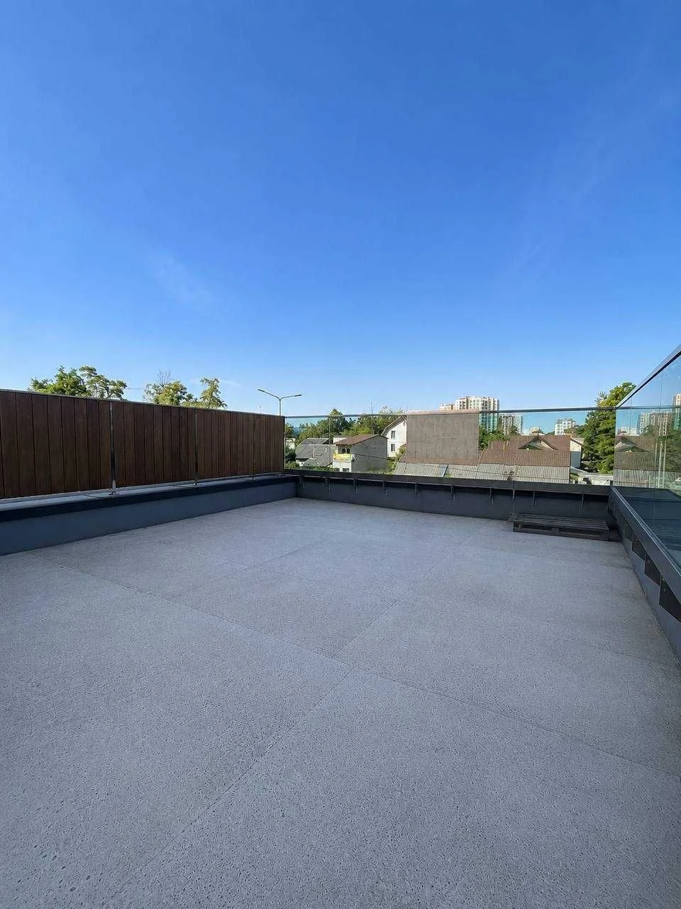 Spacious 2-bedroom apartment in the center of Irpin! Balcony
