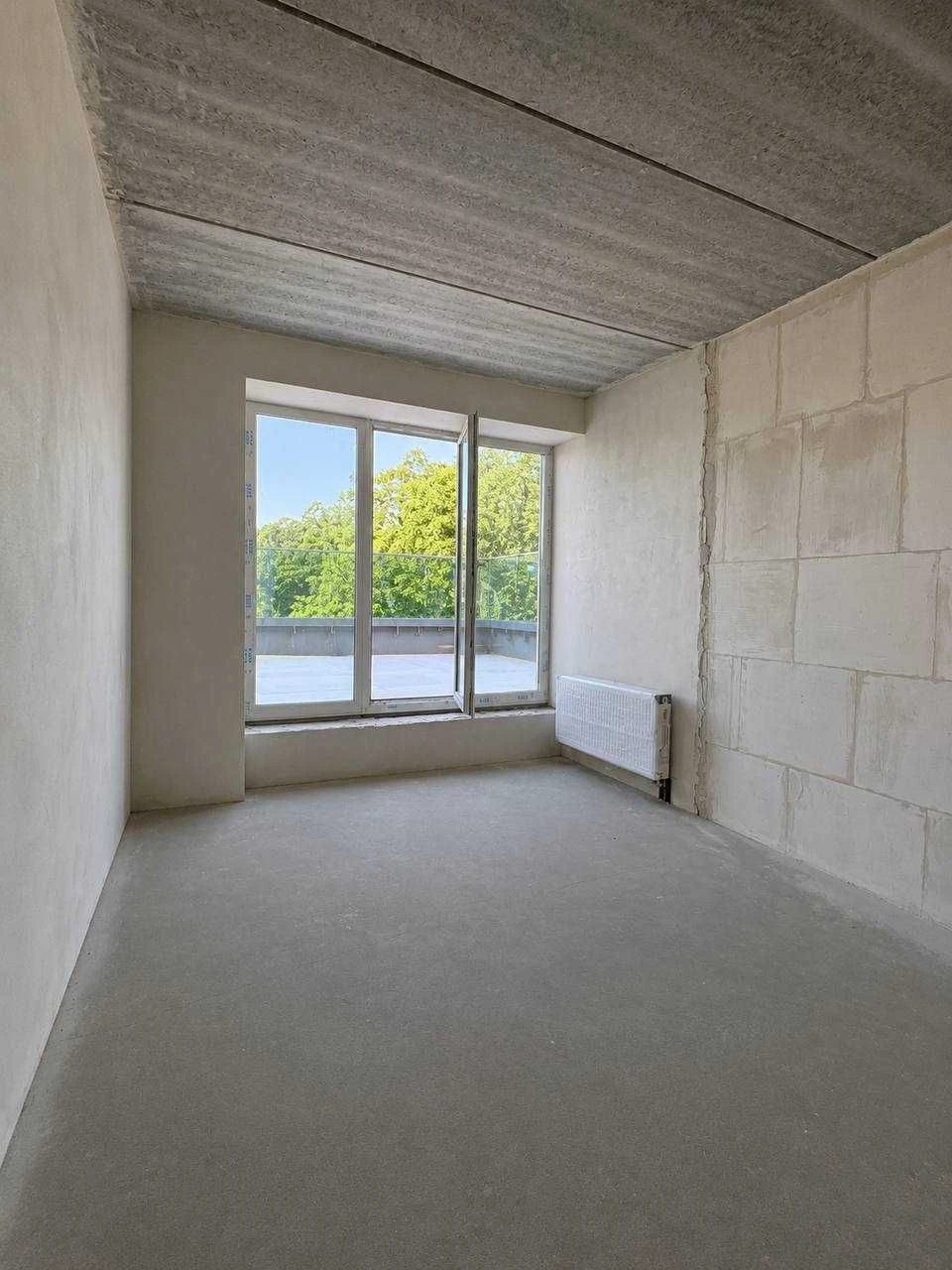 Spacious 2-bedroom apartment in the center of Irpin! Balcony
