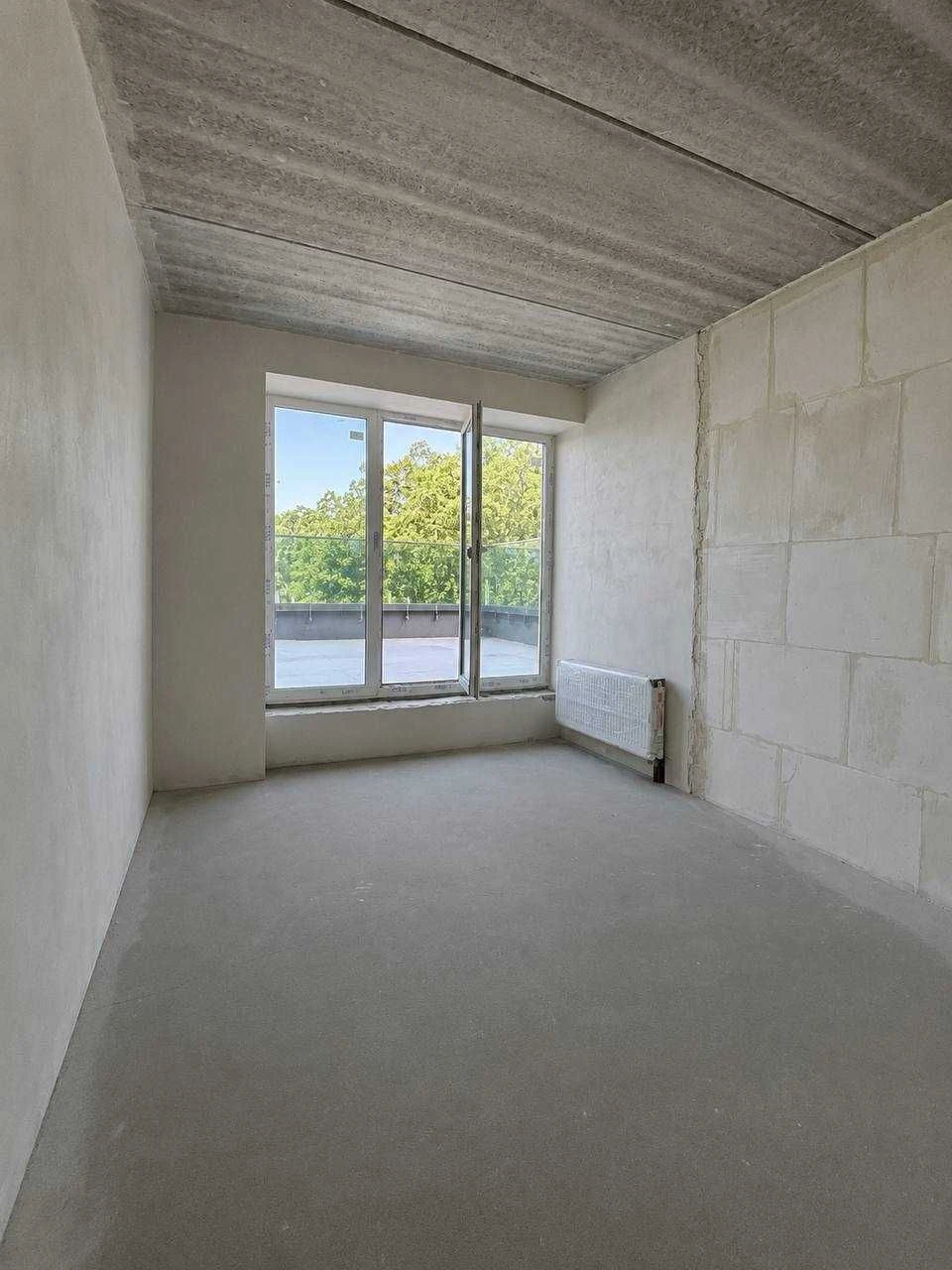 Spacious 2-bedroom apartment in the center of Irpin! Balcony