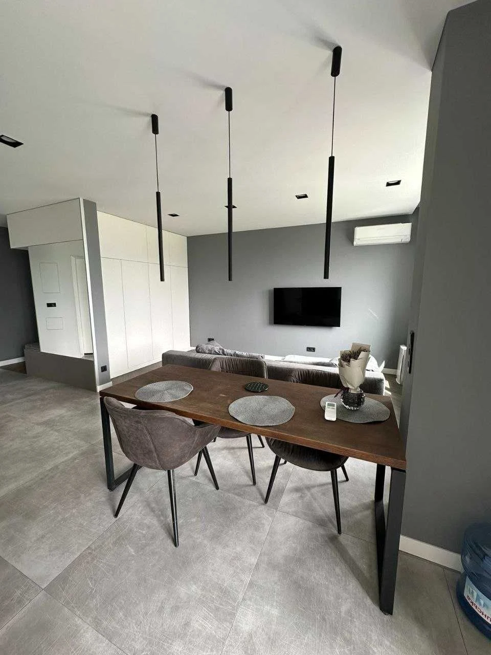 Designer 3-room apartment in the city center.