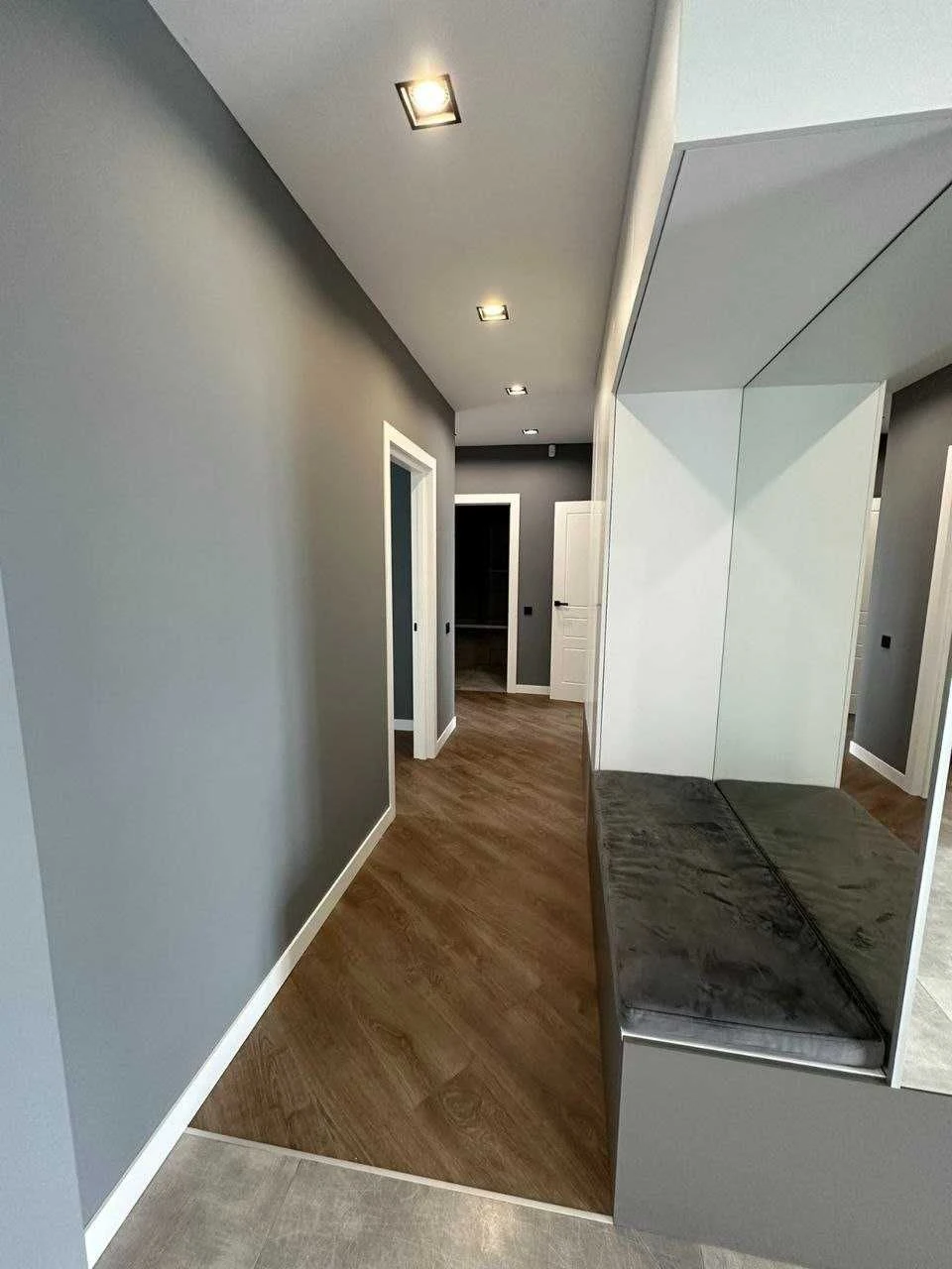 Designer 3-room apartment in the city center.