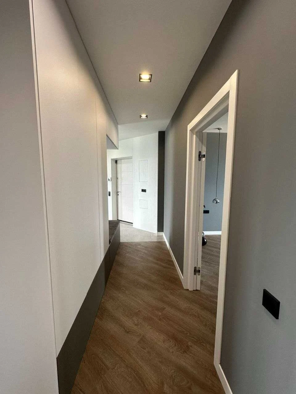 Designer 3-room apartment in the city center.