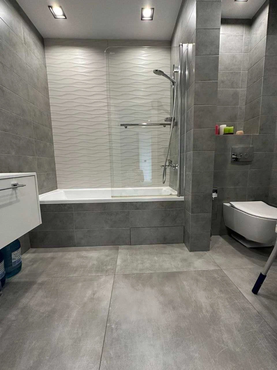 Designer 3-room apartment in the city center.