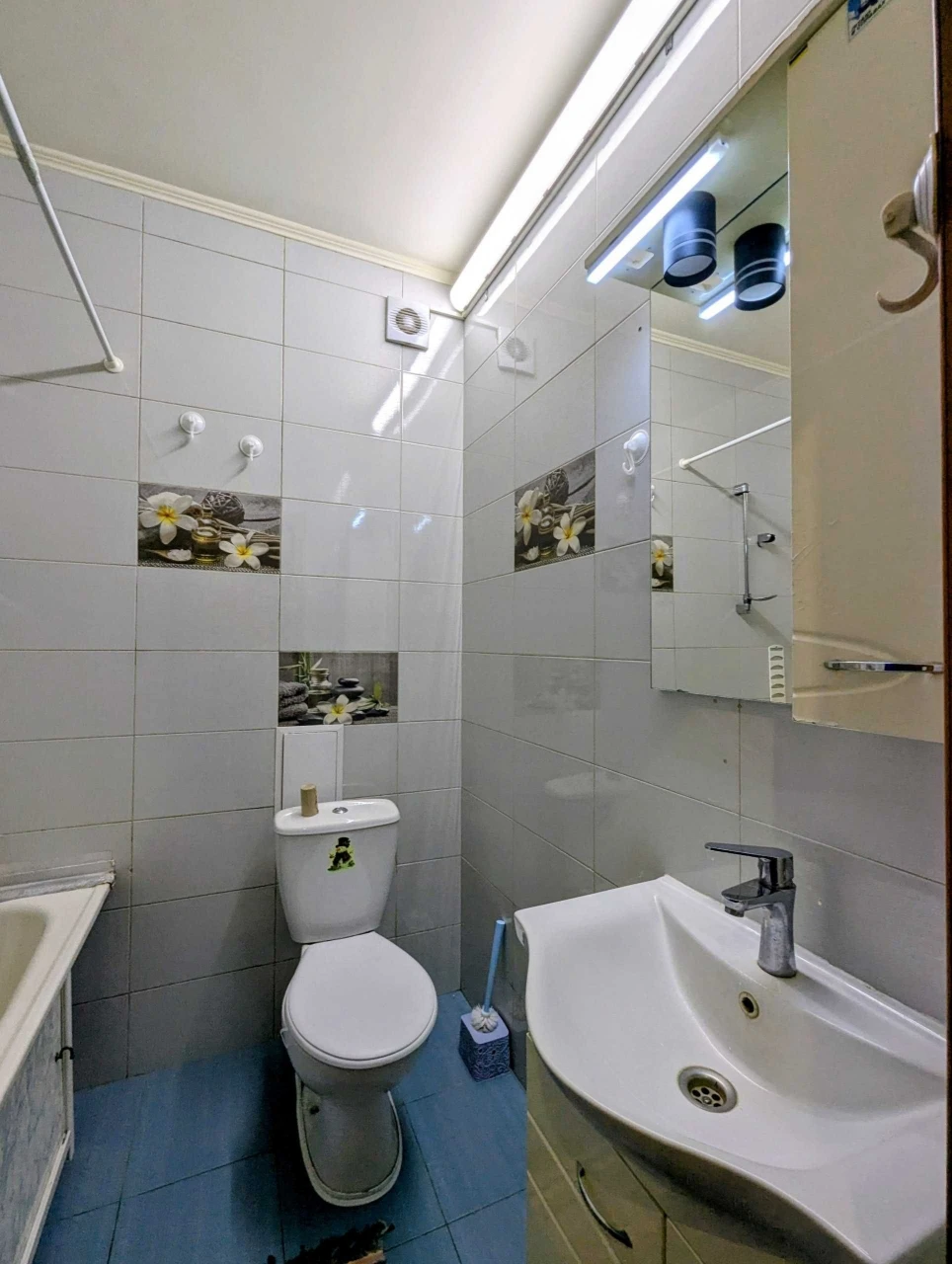Квартира с собственным двором, Ирпень. Газ. Центр