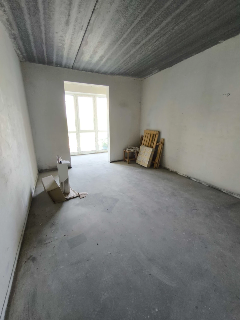 Продаж смарт-квартири 28,1 м² с балкой в ЖК «Бургундія».