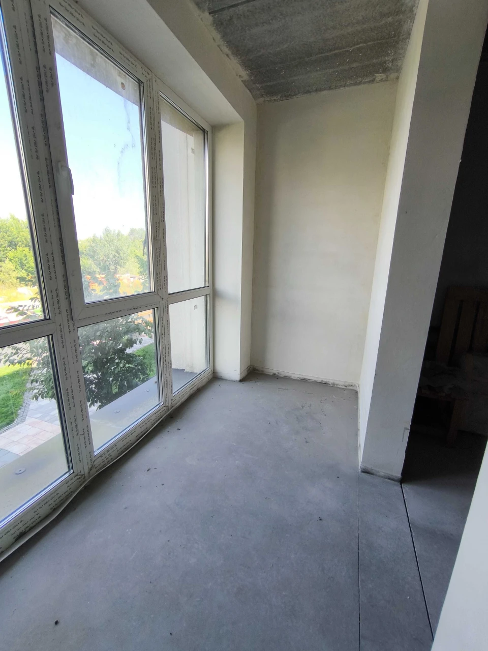 Продаж смарт-квартири 28,1 м² с балкой в ЖК «Бургундія».