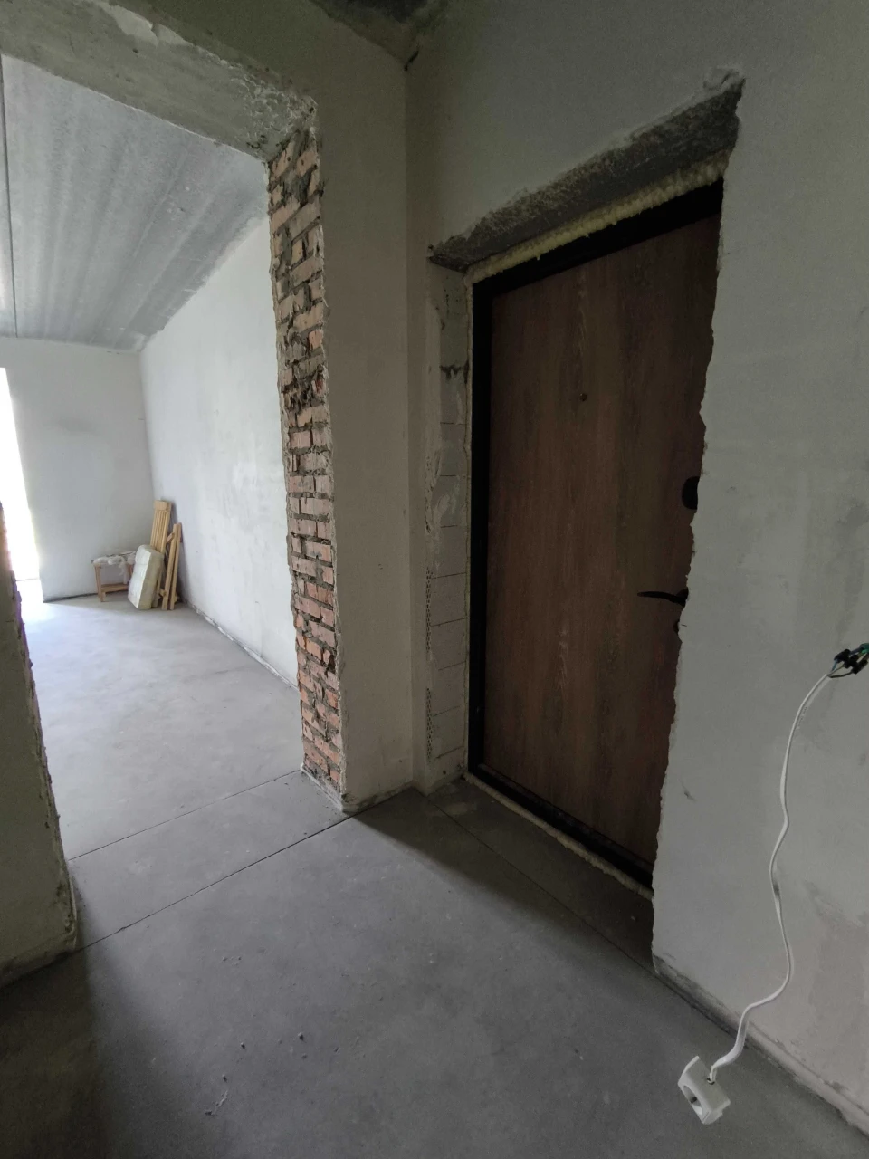 Продаж смарт-квартири 28,1 м² с балкой в ЖК «Бургундія».