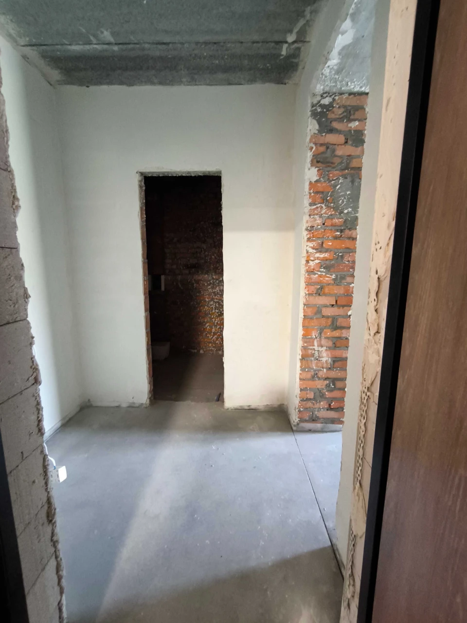 Продаж смарт-квартири 28,1 м² с балкой в ЖК «Бургундія».