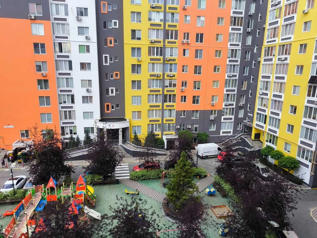 Sale of a stylish 1-bedroom apartment with a modern renovation in residential complex "Synergy 2"