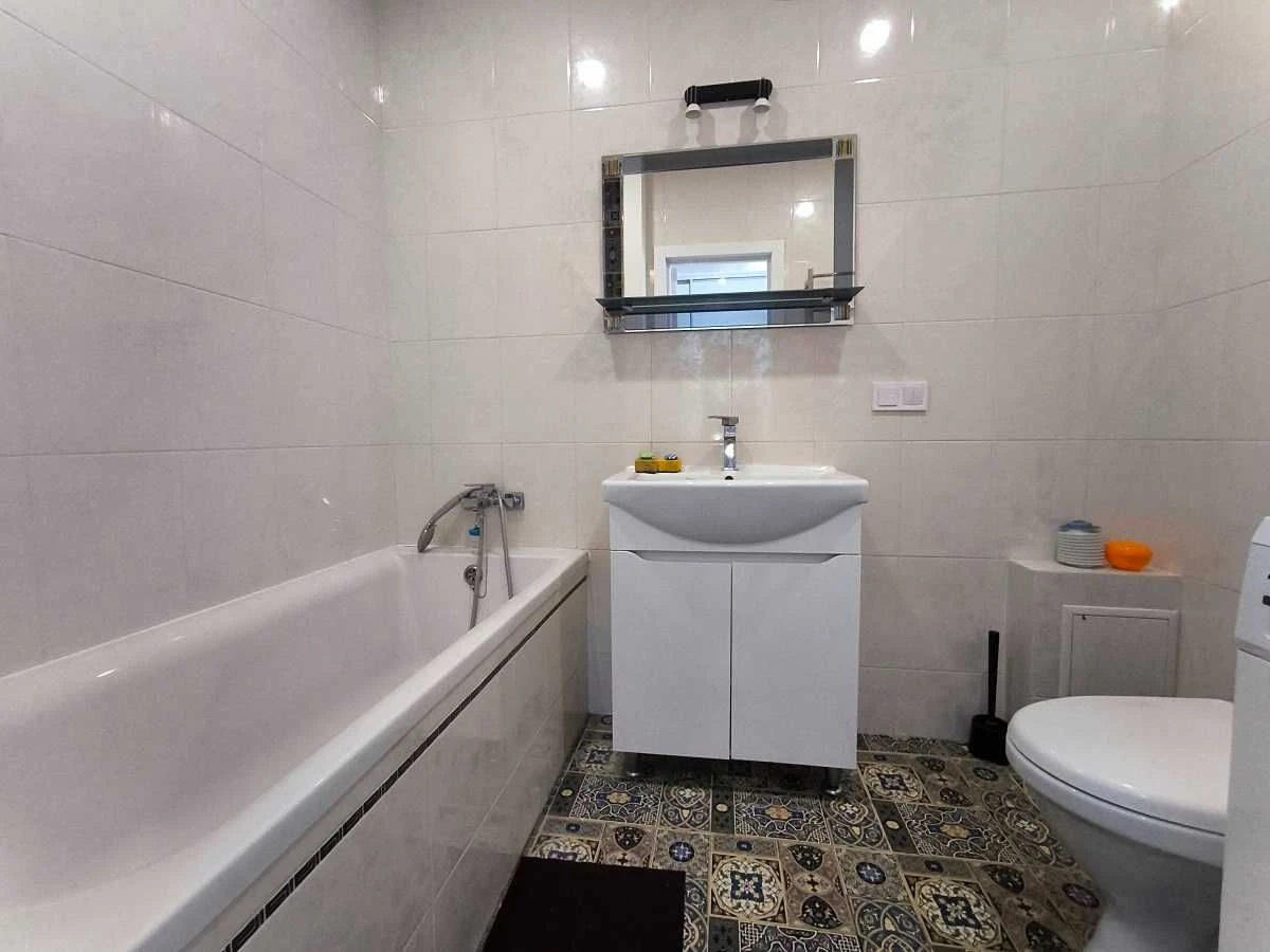 Sale of a stylish 1-bedroom apartment with a modern renovation in residential complex "Synergy 2"