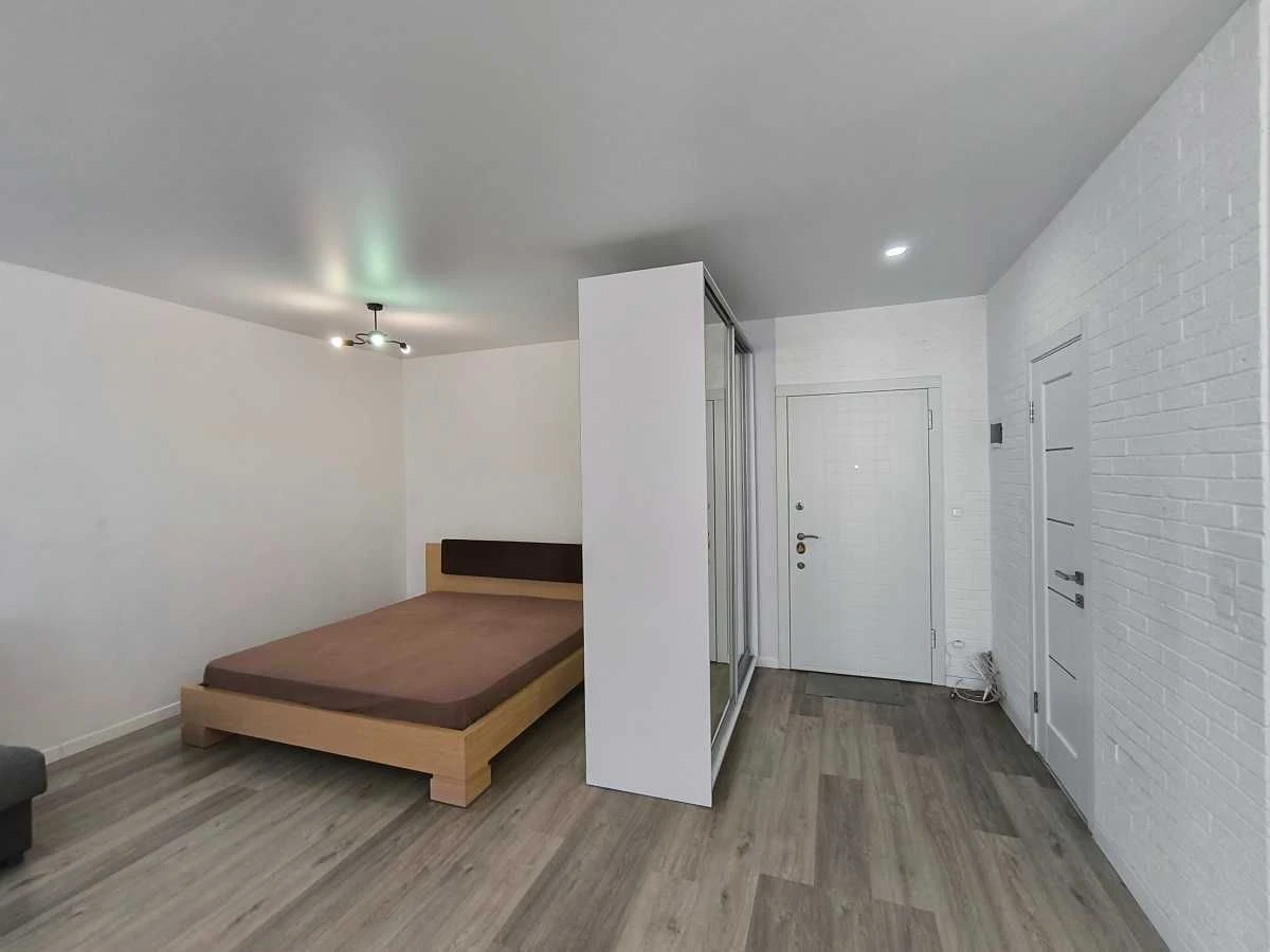 Sale of a stylish 1-bedroom apartment with a modern renovation in residential complex "Synergy 2"