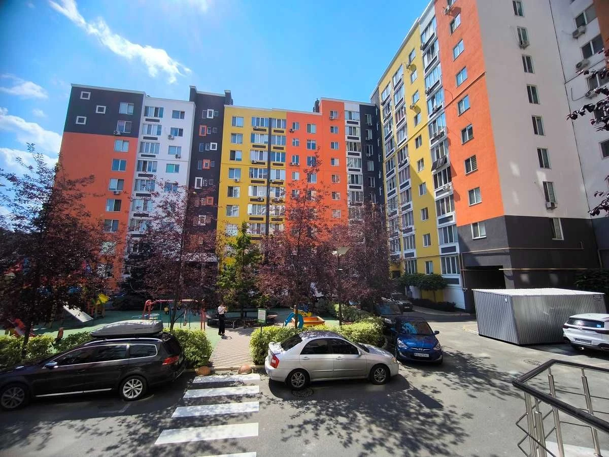 Sale of a stylish 1-bedroom apartment with a modern renovation in residential complex "Synergy 2"