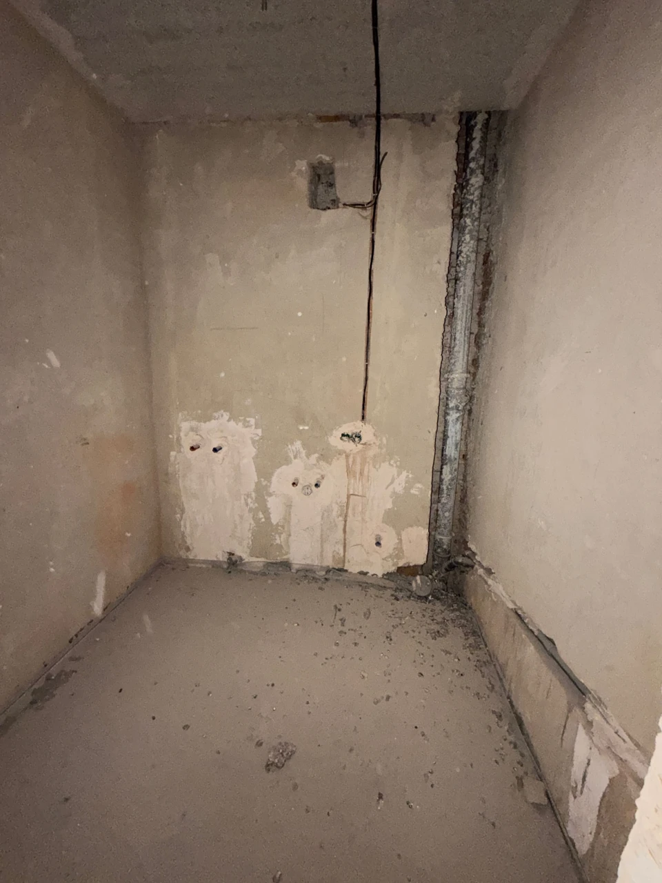 Sale of 1-bedroom apartment with partial renovation. Gas Heating!