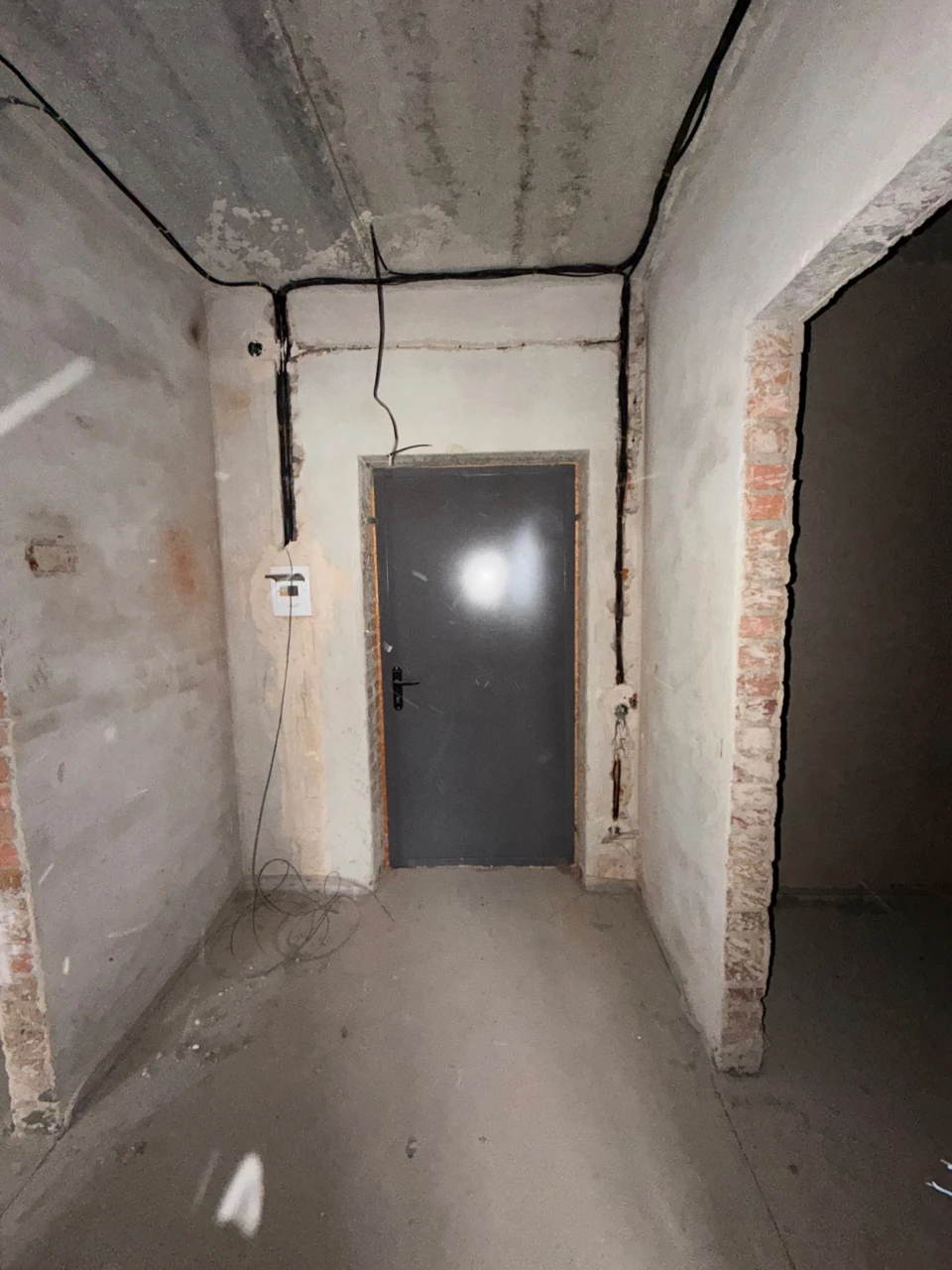 Sale of 1-bedroom apartment with partial renovation. Gas Heating!