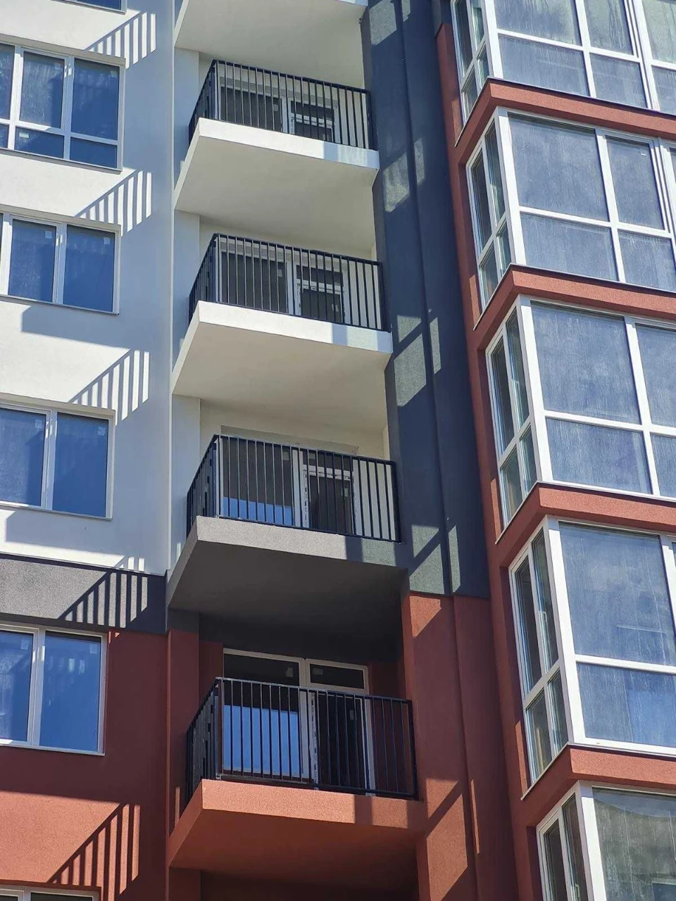 Apartment for sale in the Olympus 2 residential complex from the developer. All utilities are included.