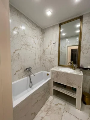 Three-bedroom apartment with renovation and a terrace. Central Park.
