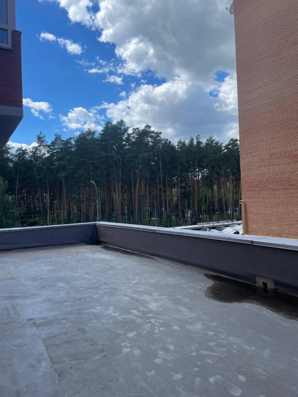 Three-bedroom apartment with renovation and a terrace. Central Park.