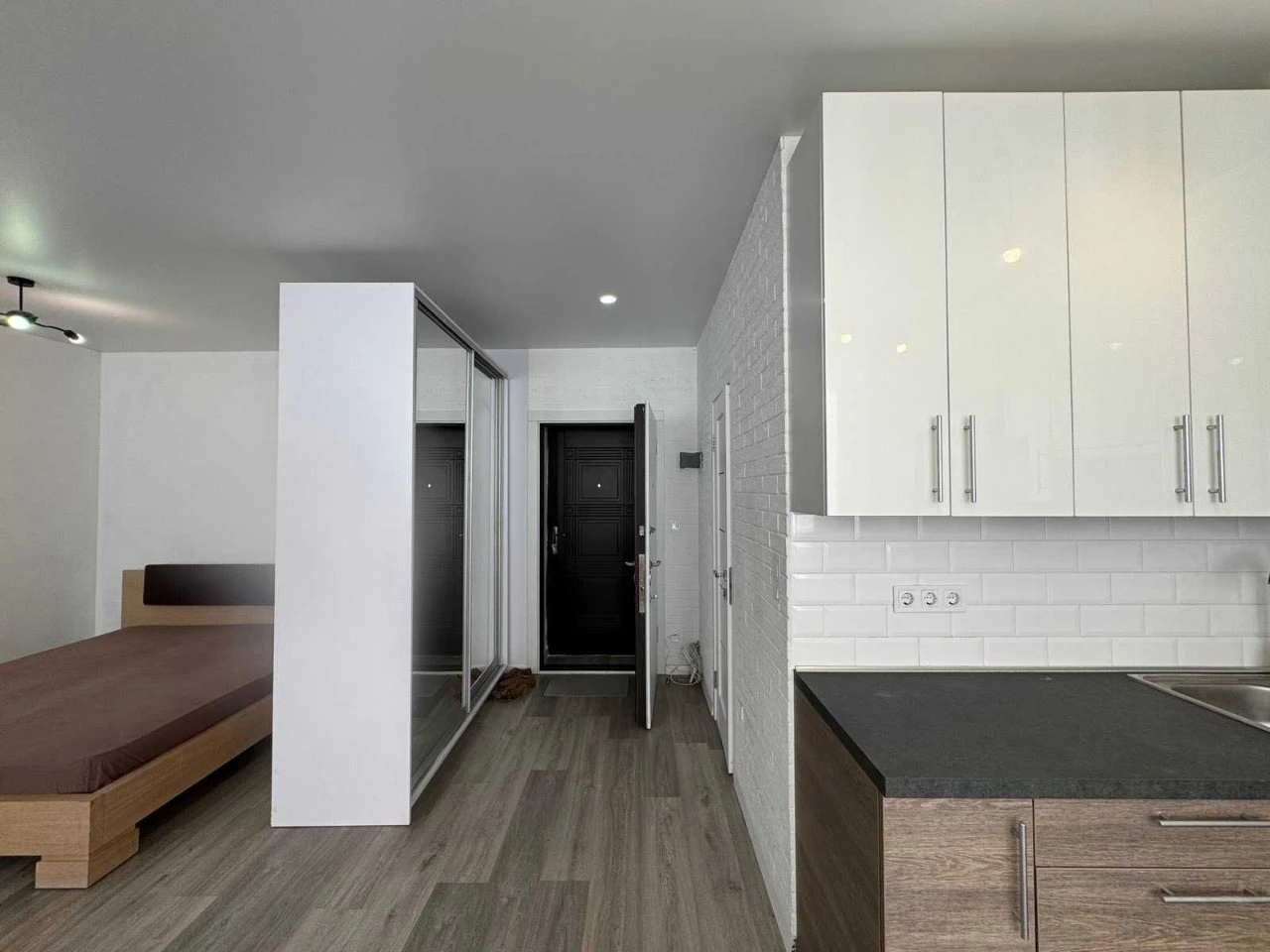 For Sale: 1-bedroom apartment in a good condition
