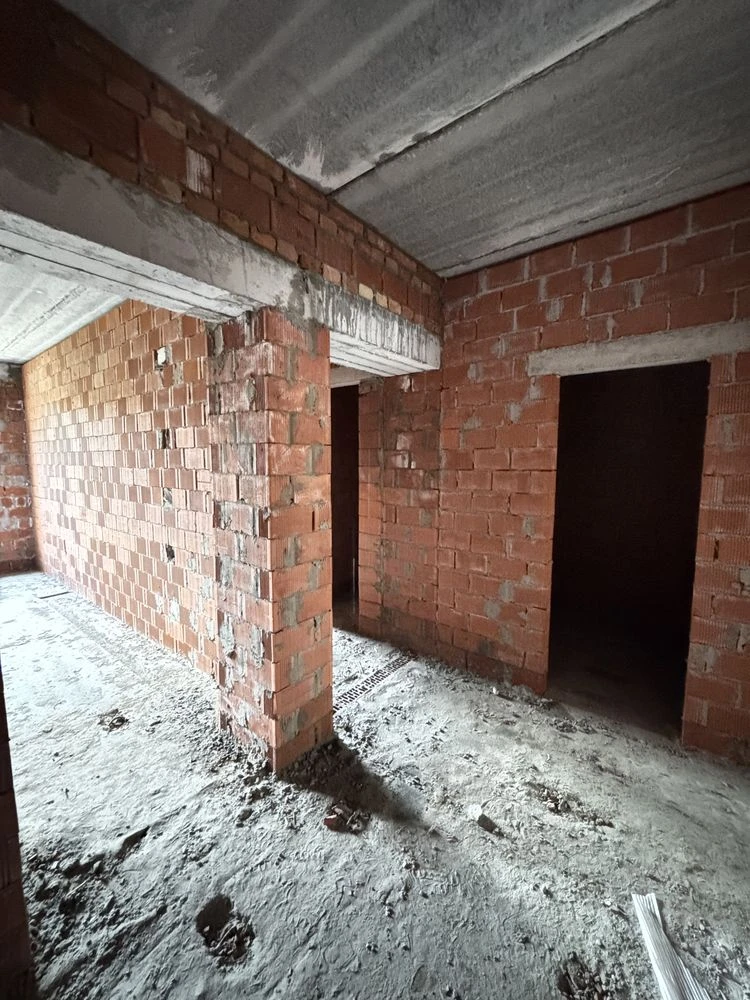 2-room apartment, double exposure to park and forest! Advantageous